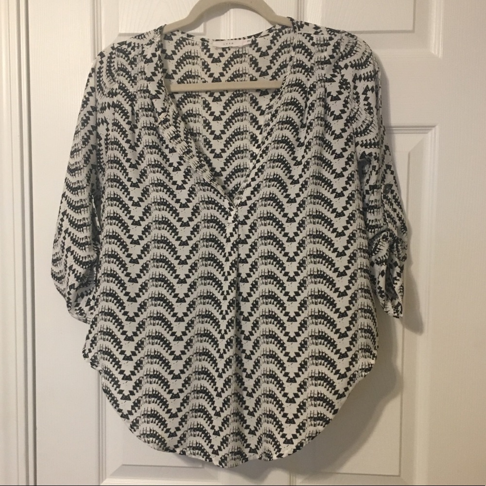 Lush 3/4 Sleeve flowy black and white blouse